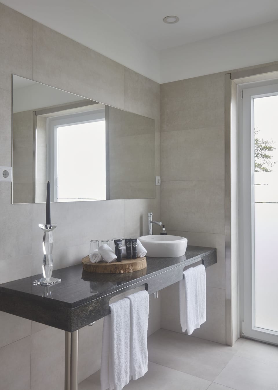 Traditional Studio Suite | Bathroom | Shower, hair dryer, towels, soap