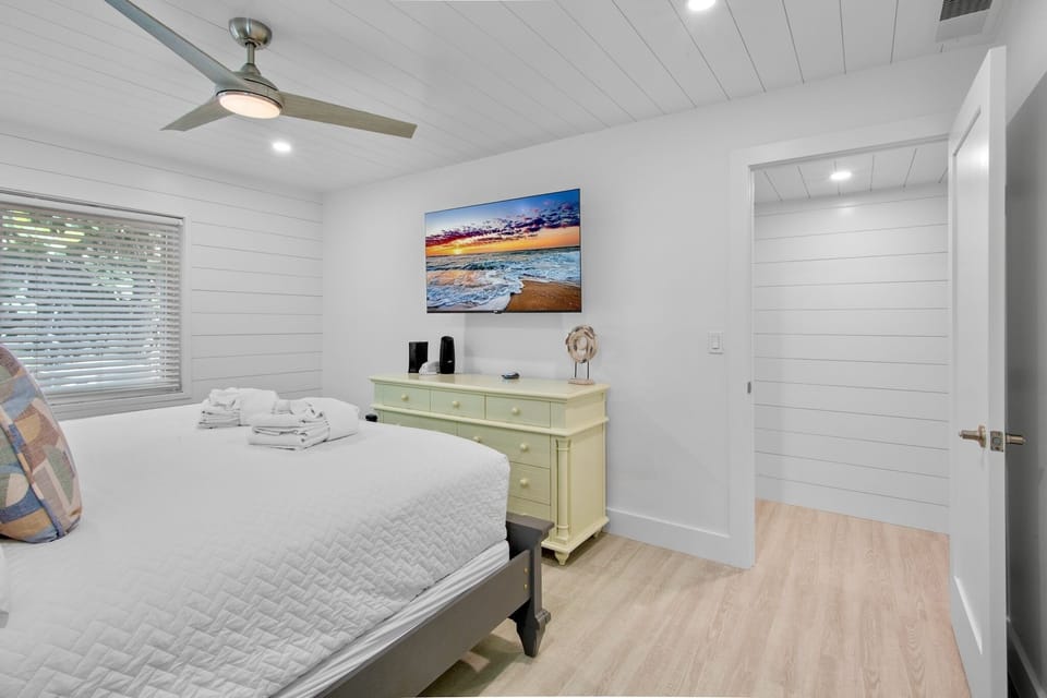 Bedroom - King