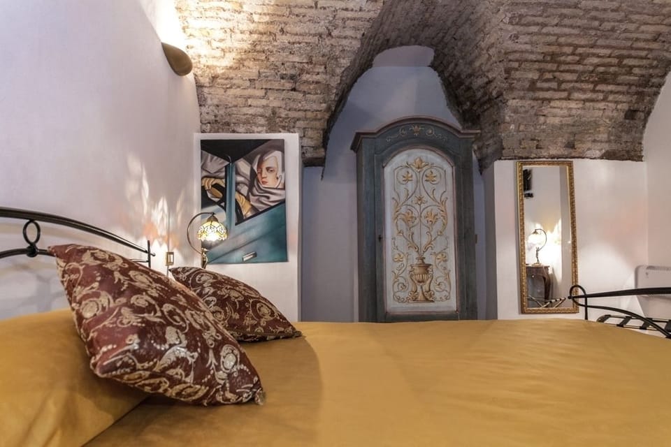 Memory foam beds, in-room safe, desk, free WiFi