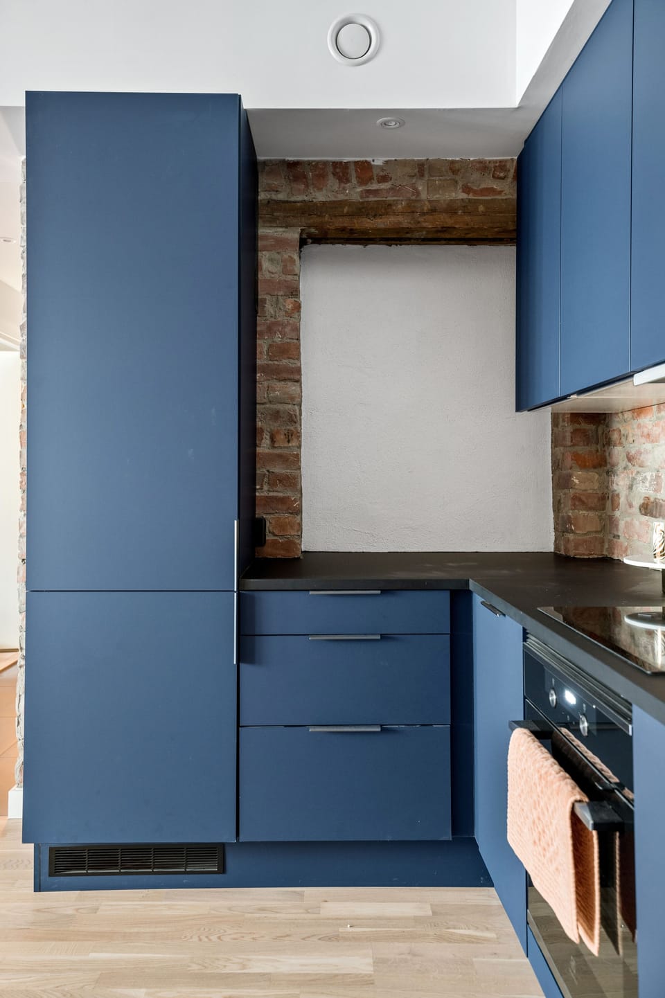 Fridge, microwave, dishwasher, electric kettle