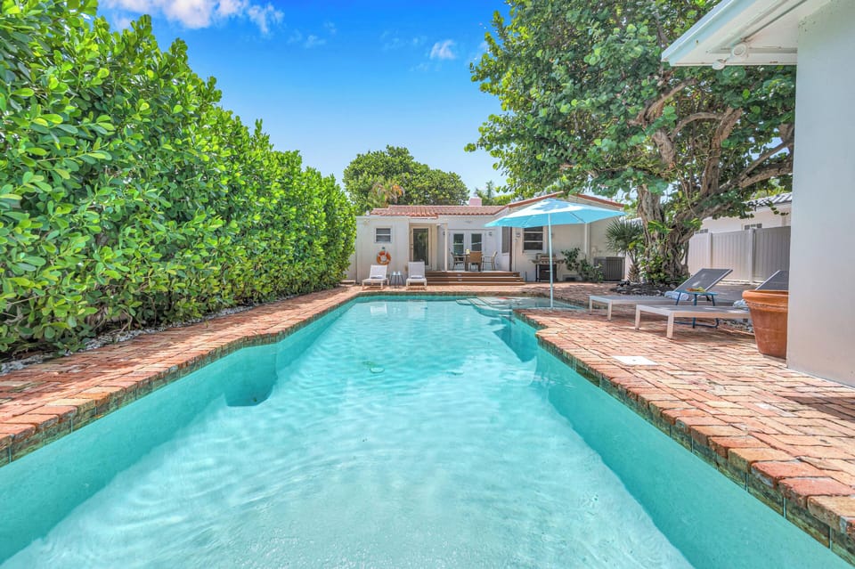 Dip into endless comfort and luxury with our year-round heated pool. The perfect remedy for any weather, any time.