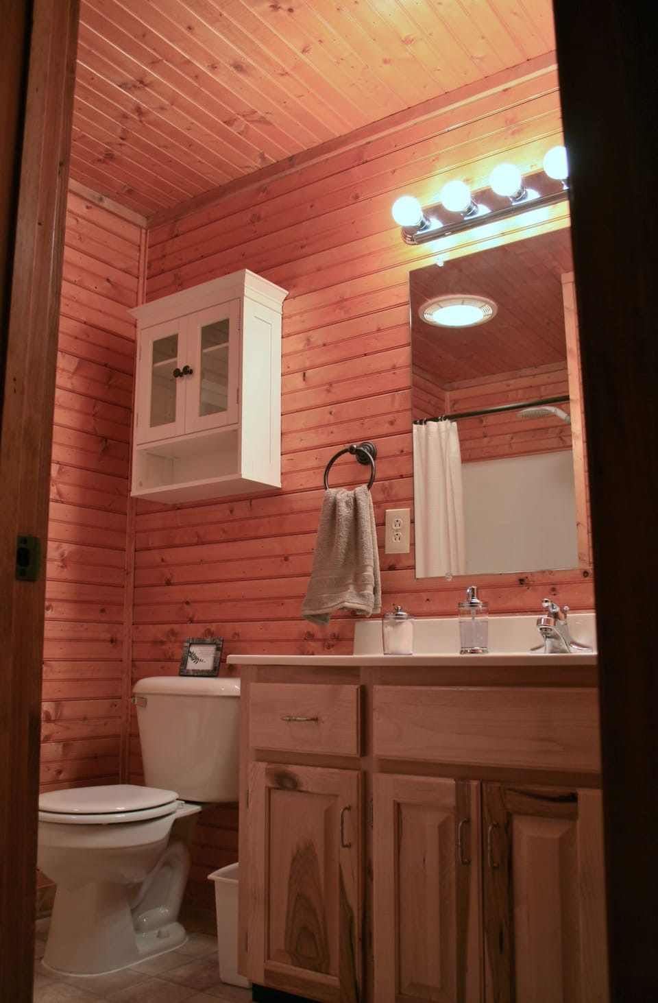 2nd full bath with walk in shower.