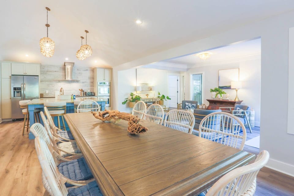 Eugenia features an open layout between the living room, dining room and kitchen.