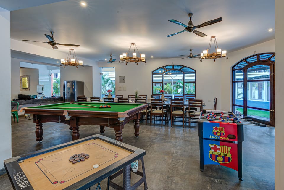 Private villa with pool and games available for rent in Calangute.