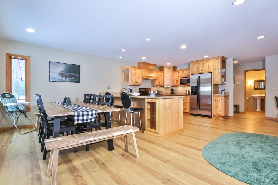 Plenty of space to make meal time a breeze