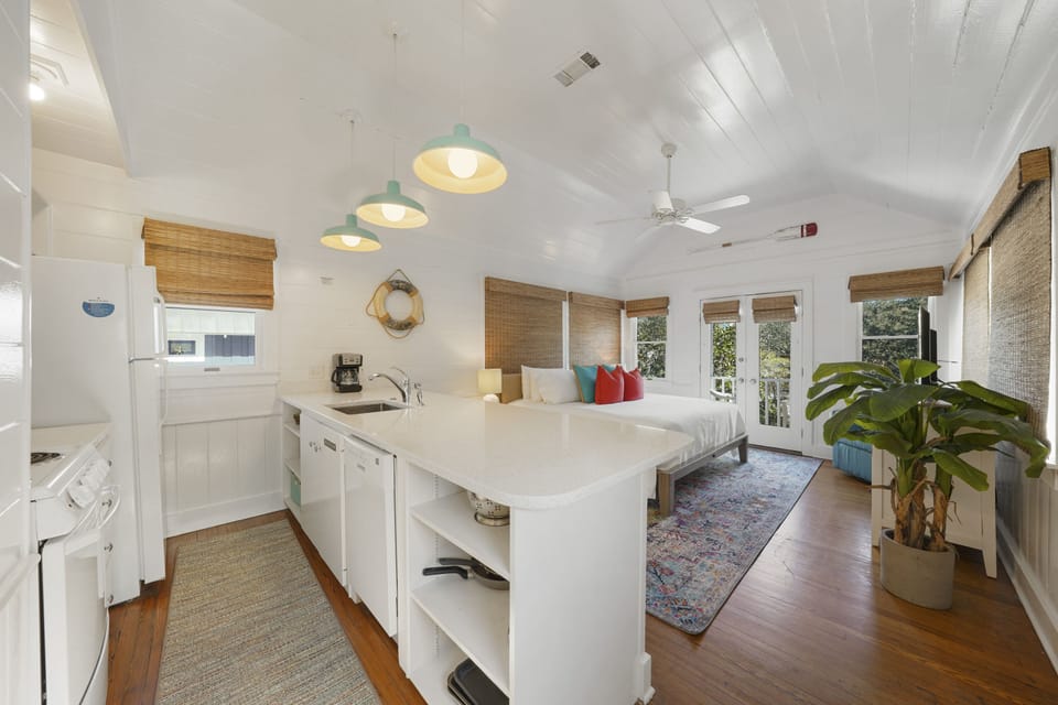 RENOVATED KING STUDIO SUITE; ADJACENT TO MAIN HOME