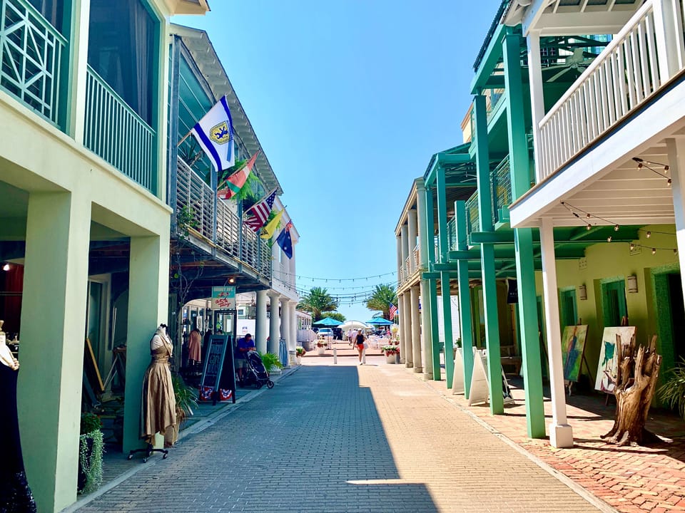 WALK TO RUSKIN SHOPS