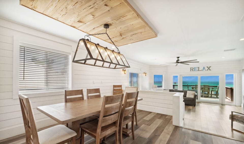 Second Floor Dining Area - Seating for 8