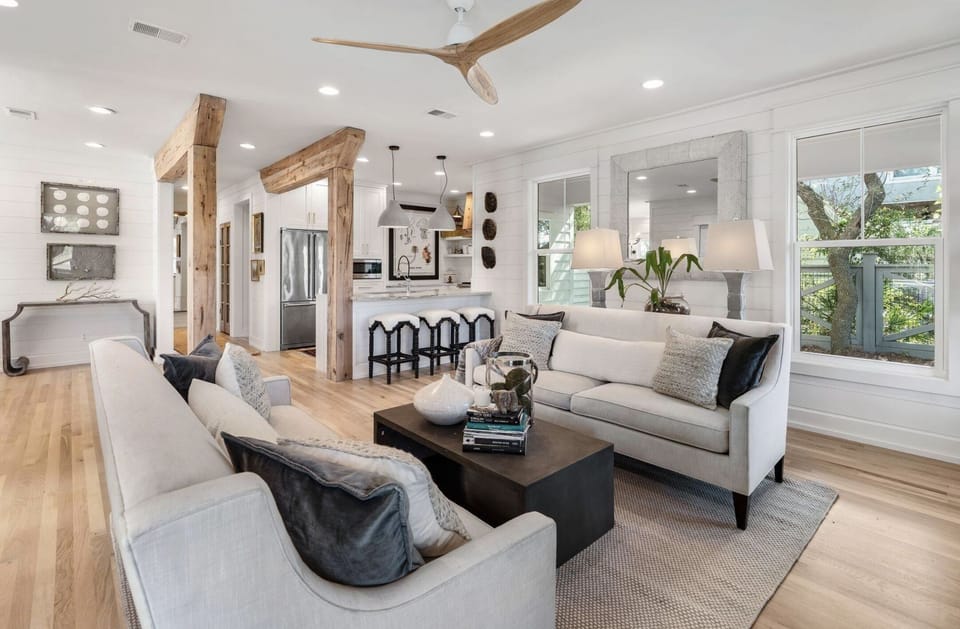 Spacious and bright inviting living space 