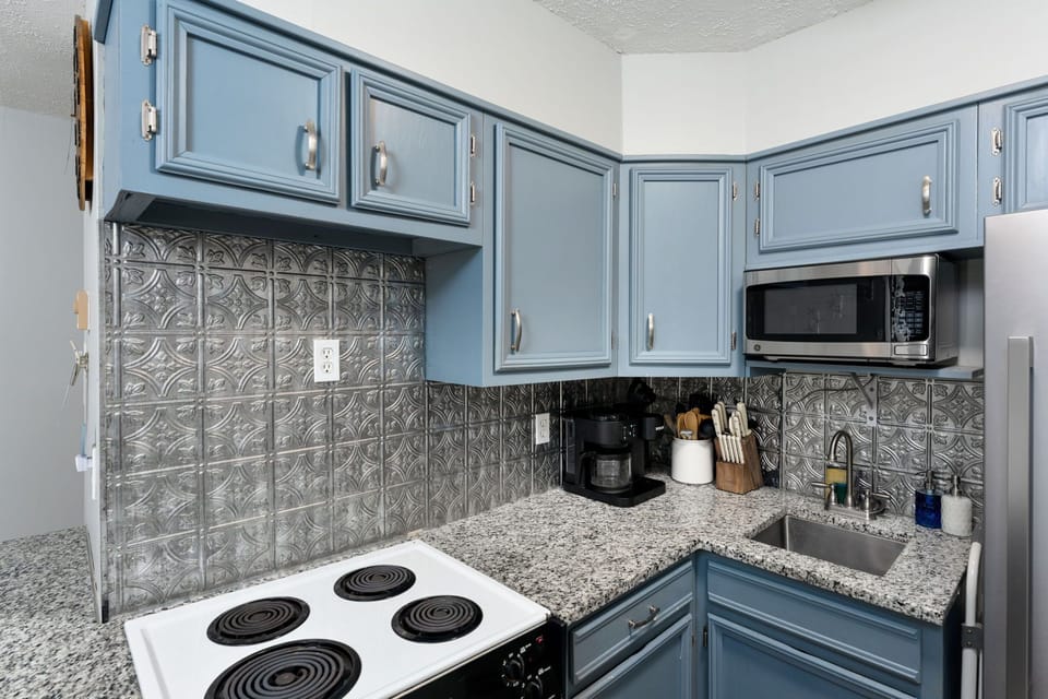 Fully stocked kitchen for all your cooking needs