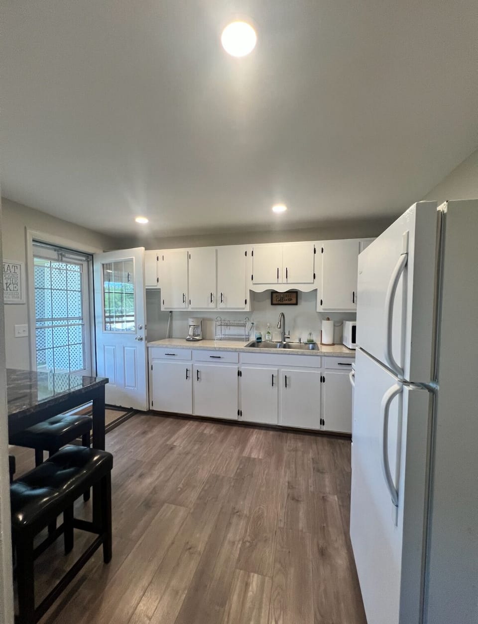 Kitchen with high top