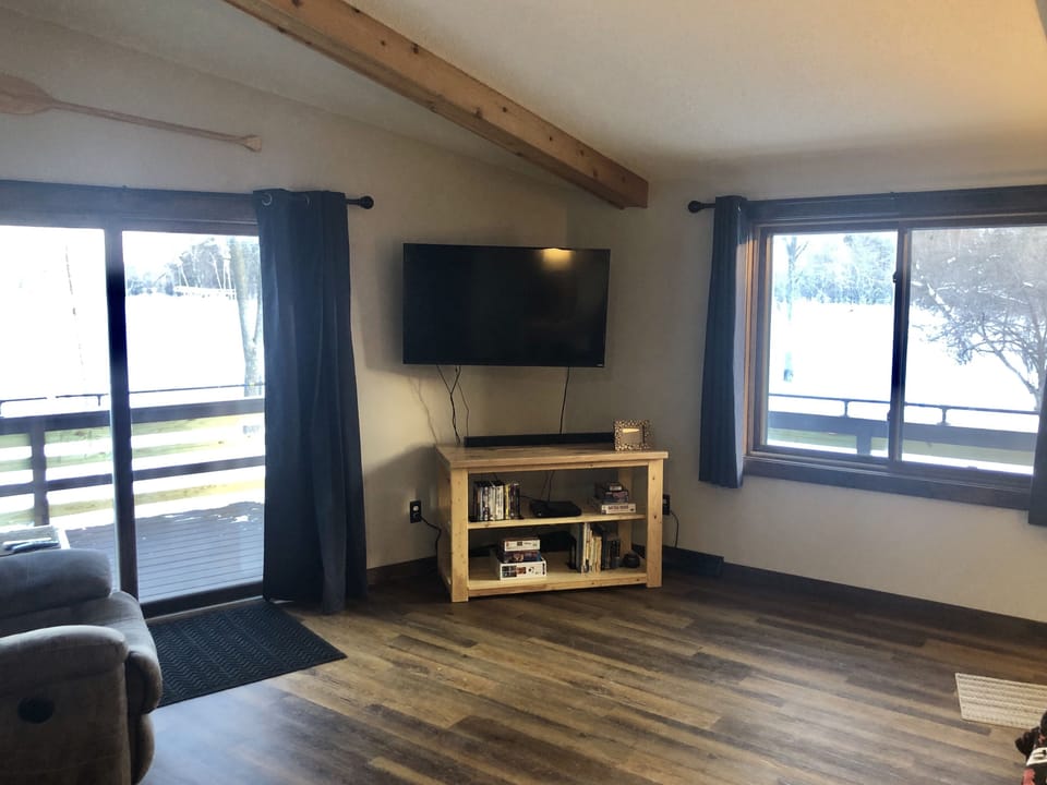 TV equipped with Netflix, a Chromecast, and a DVD player