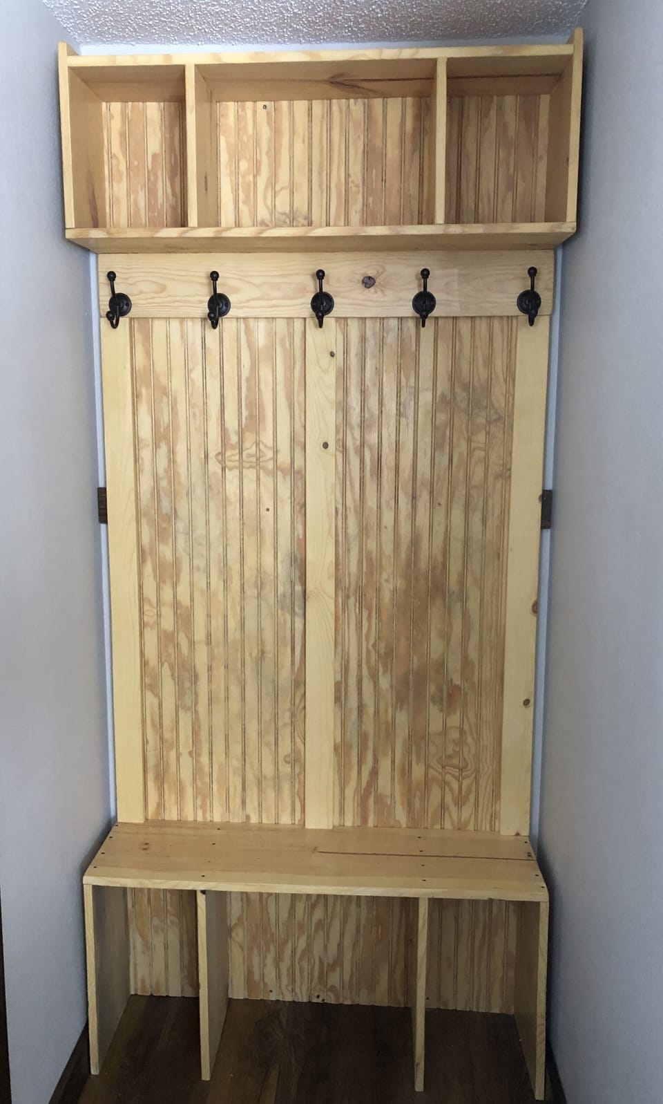 Entryway storage