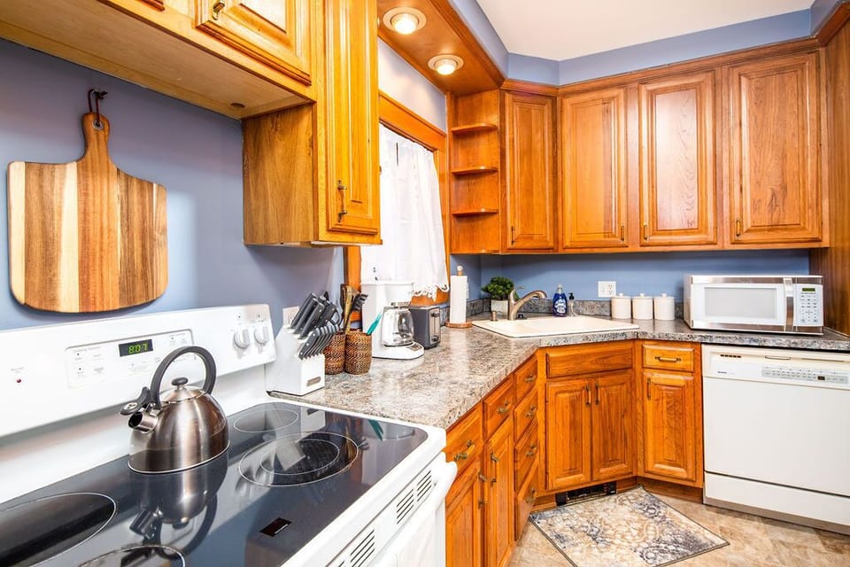 Cute Kitchen with lots of cabinet space 
Laundry/mud room is located on the left