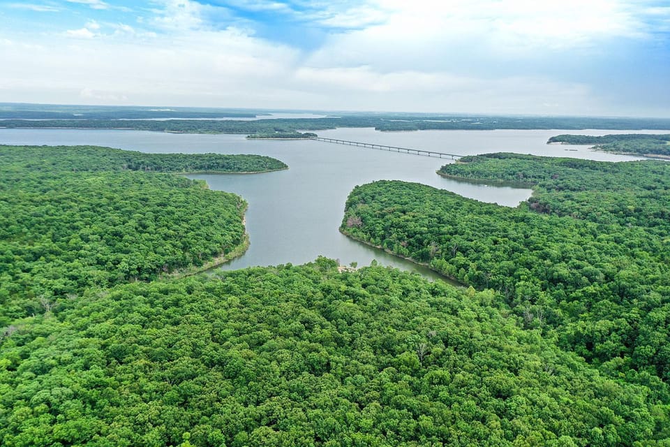 Birds eye view of the Stockton Lake from above the home  