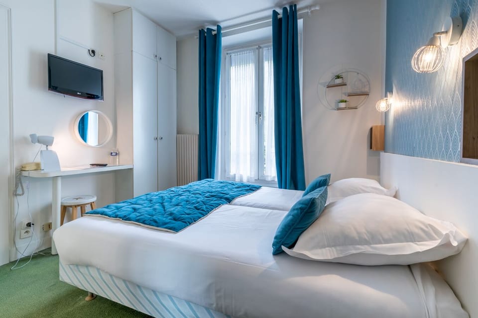 Standard Twin Room | Individually decorated, blackout drapes, free WiFi, bed sheets