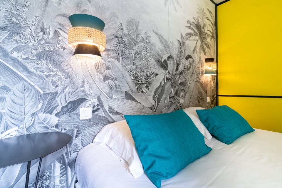 Triple Room | Individually decorated, blackout drapes, free WiFi, bed sheets
