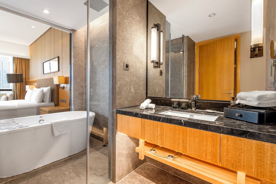 In-room safe, soundproofing, free WiFi, bed sheets