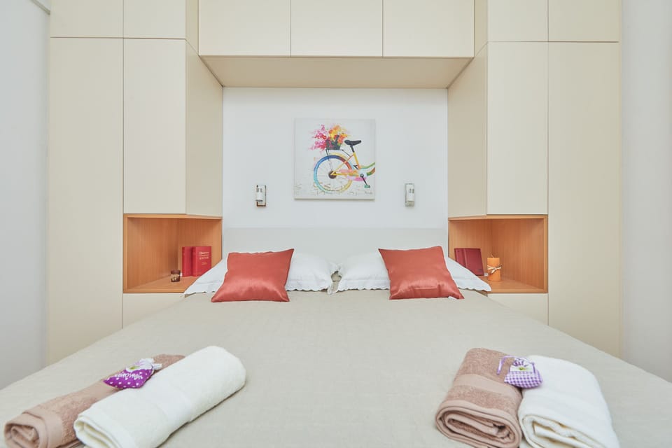 Classic Room, 1 Double Bed | Free WiFi, bed sheets