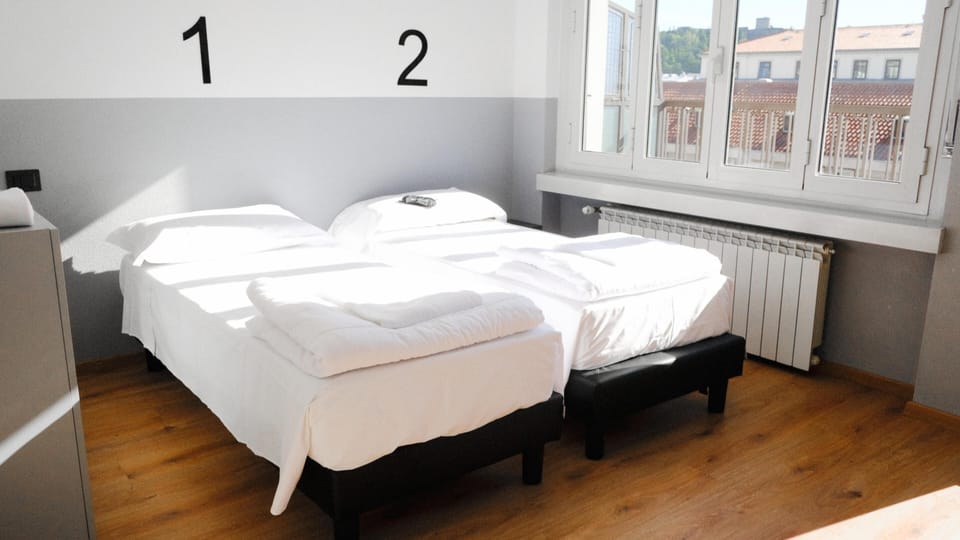 Soundproofing, free WiFi, bed sheets