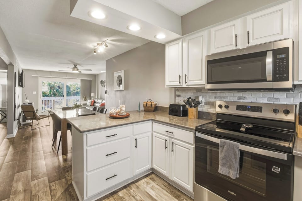 Fully stocked kitchen with brand new appliances