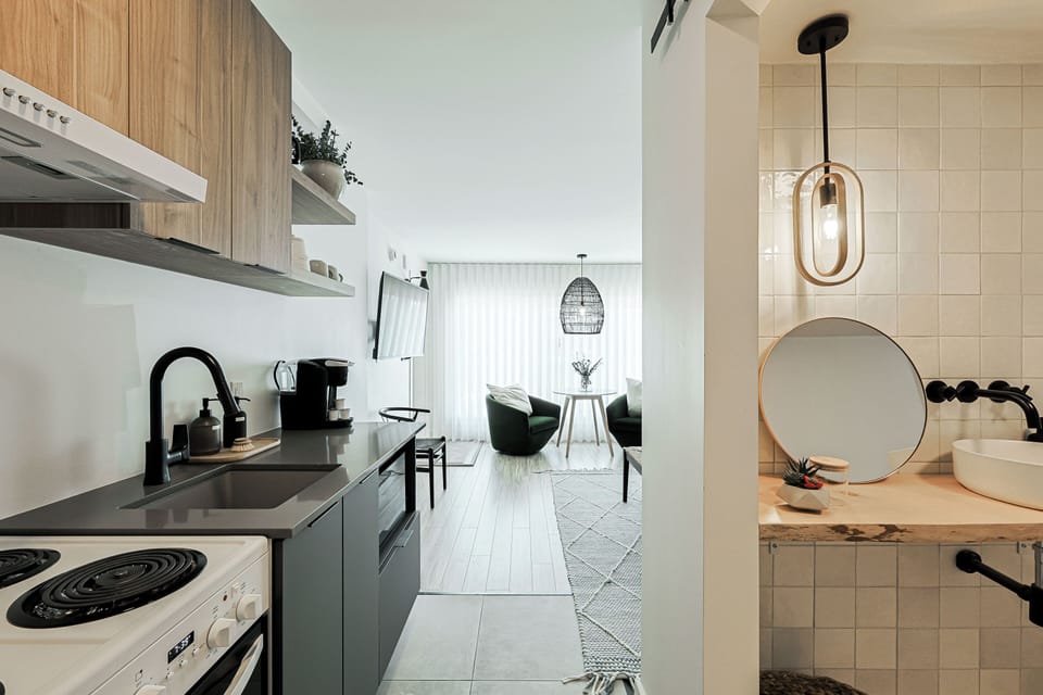 Design Studio, 1 Queen Bed, Kitchen, Lake View | Private kitchen | Coffee/tea maker, fridge, microwave, oven
