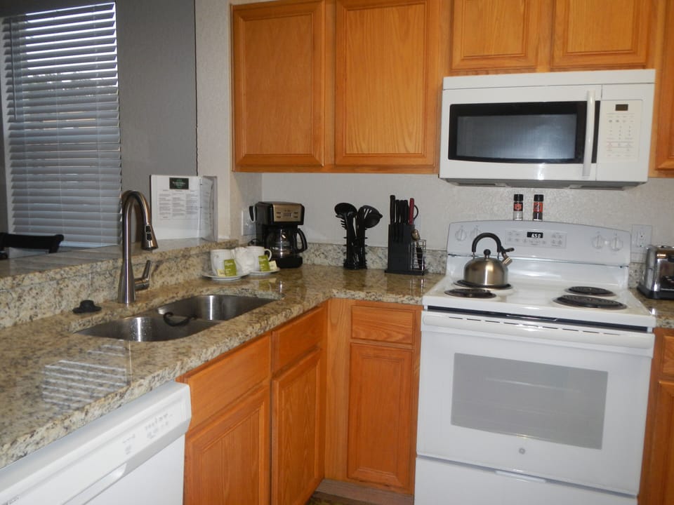 Fully equipped kitchen