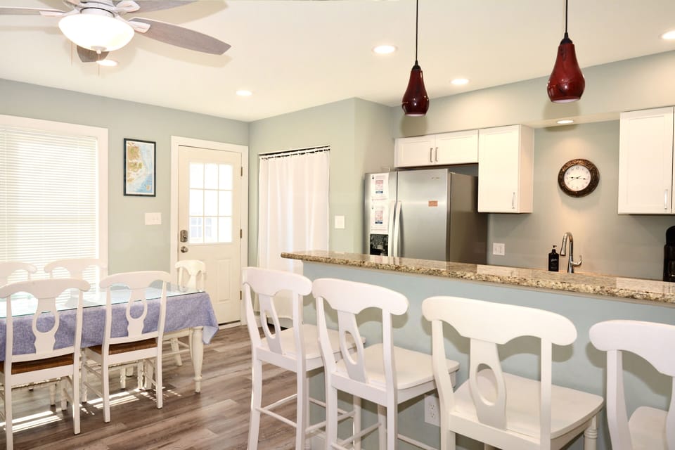 Breakfast bar and breakfast table