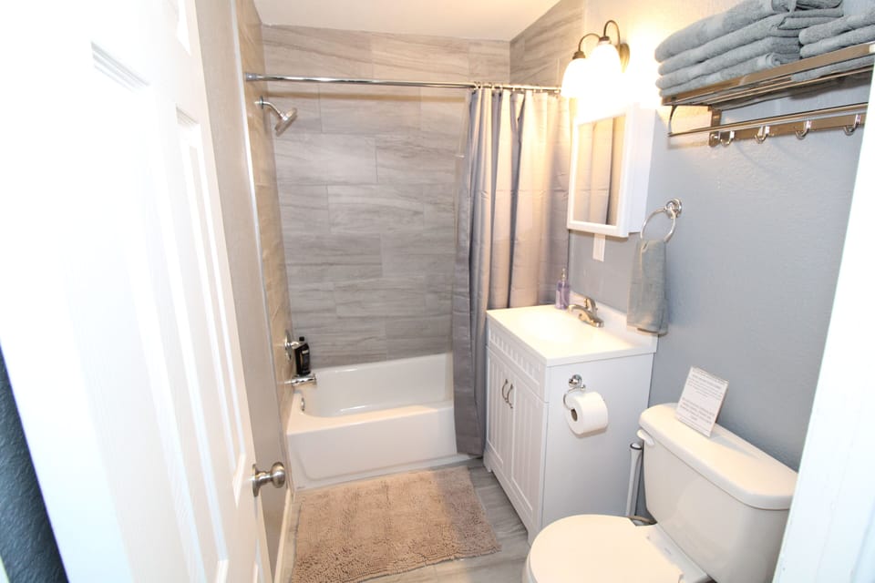 Full bathroom
