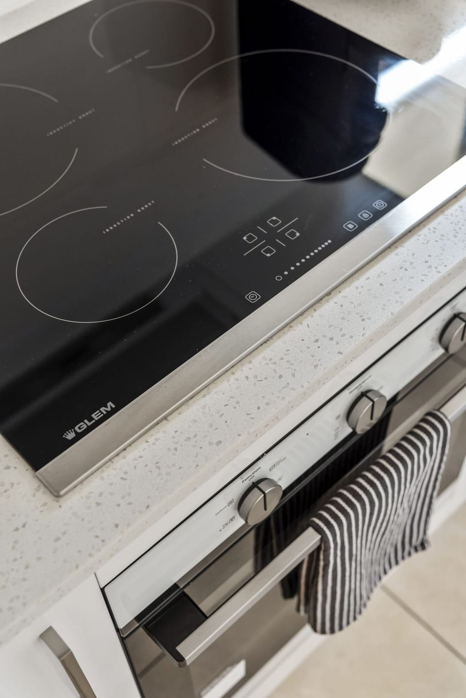 The oven and stove 