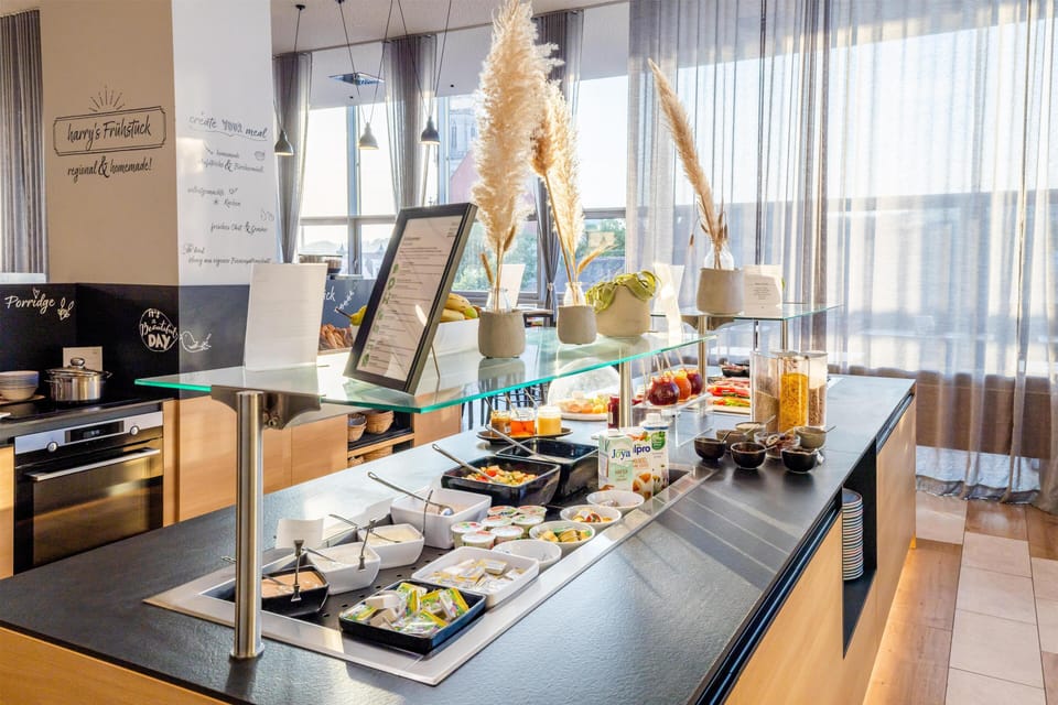Daily buffet breakfast for a fee