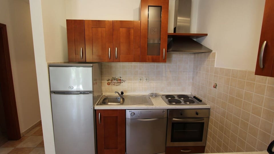 Kitchen-refrigerator-dishwasher-stove with oven


