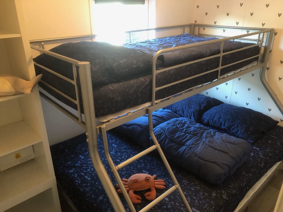 Bedroom with bunk bed Vakantiepark Kijkduin 805 - EEZZ