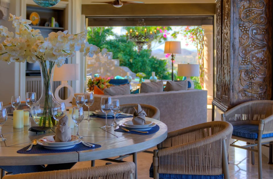 villas_del_mar_casita_48_dining_table