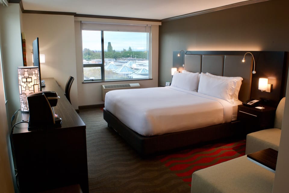 In-room safe, desk, soundproofing, iron/ironing board