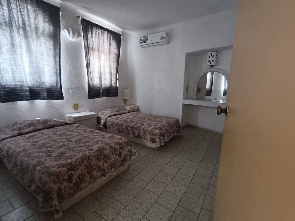 Standard Room | Soundproofing, individually furnished, bed sheets