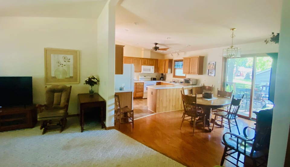 Open floor plan!