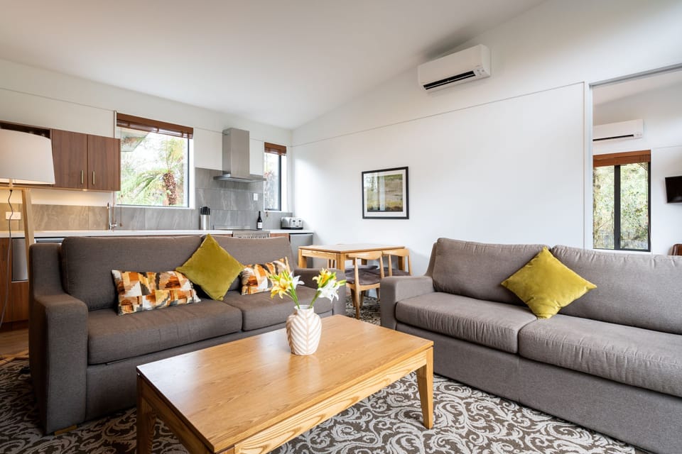 Deluxe Two Bedrooms Spa Tree House | Living area | LCD TV, heated floors