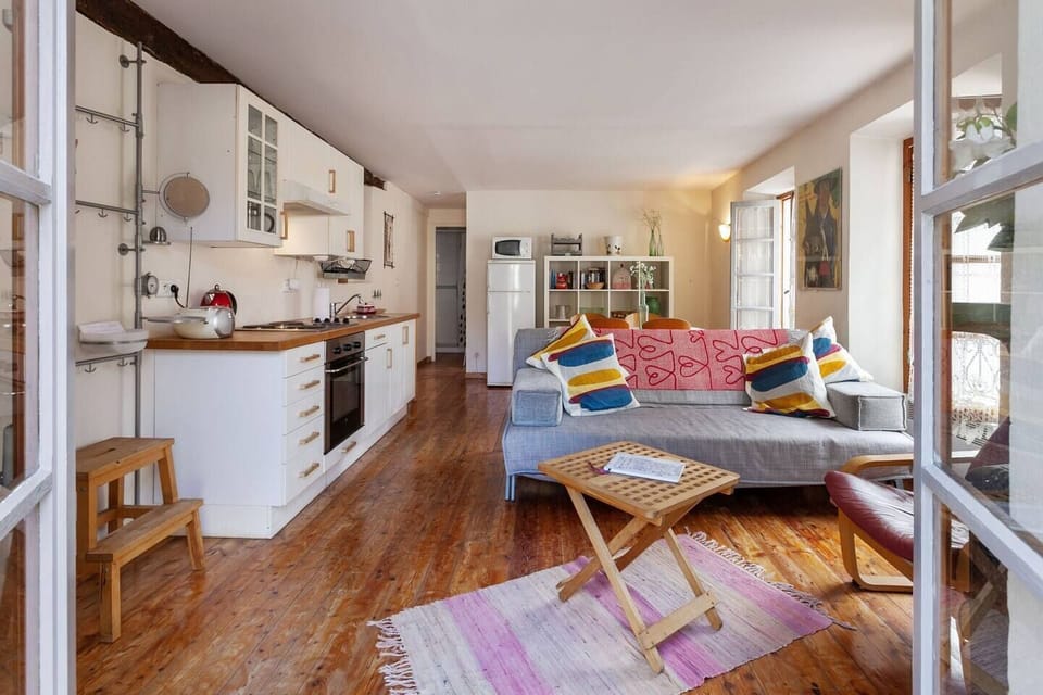 Kitchen/sitting/dining area