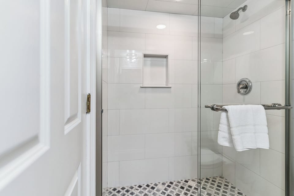 Sun-N-Sea -Hall bathroom ground level