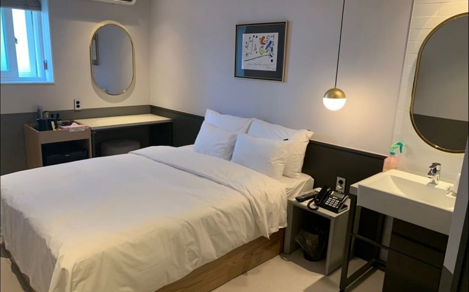 Deluxe Double Room | Free WiFi, bed sheets