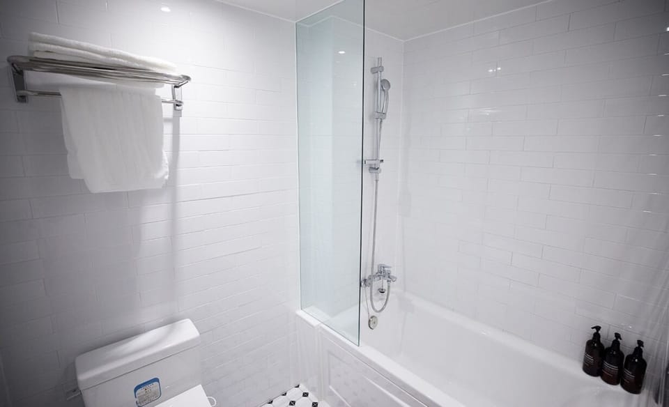 Deluxe Double Room | Free WiFi, bed sheets