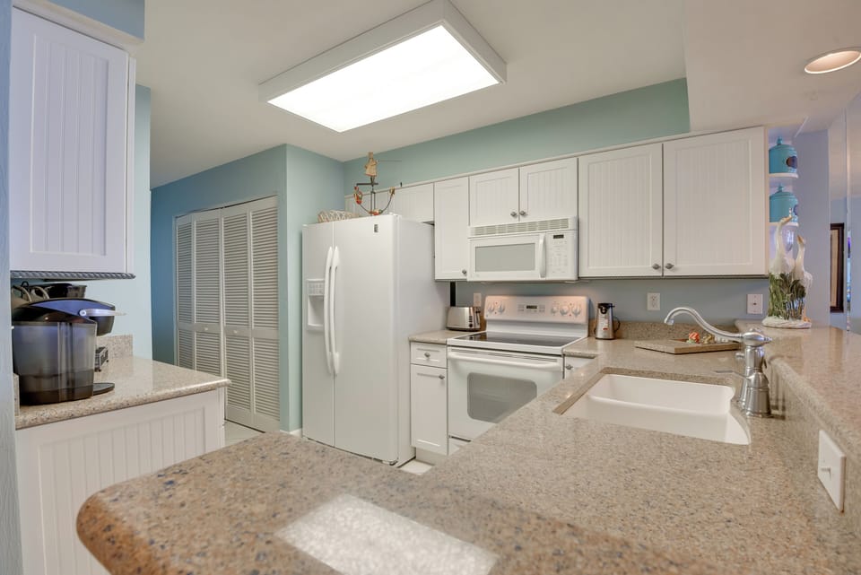 Kitchen | Cooking Basics | Keurig Coffee Maker | Microwave | Toaster