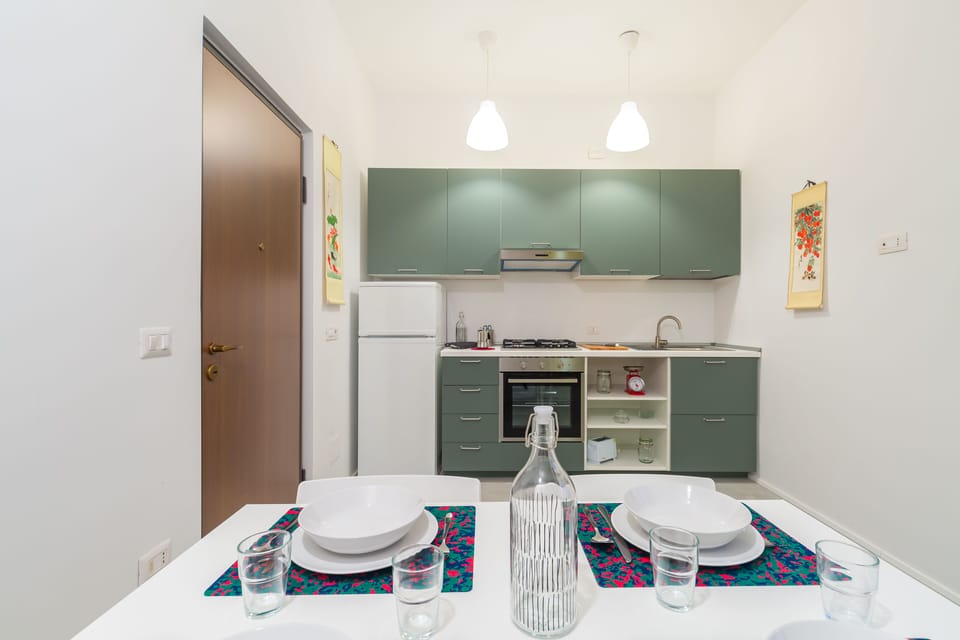 Deluxe Apartment | Private kitchen | Coffee/tea maker, electric kettle, toaster, freezer