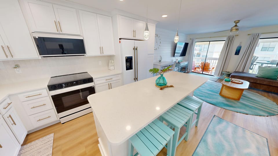 Condo, 2 Bedrooms | Private kitchen | Fridge, microwave, oven, dishwasher