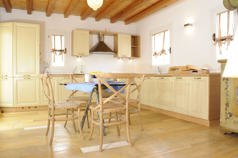 Fully equipped kitchen to prepare your meals