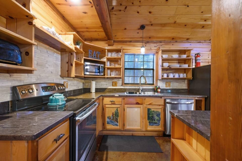 Fully stocked kitchen! You should have everything you need to cook your favorite meal.