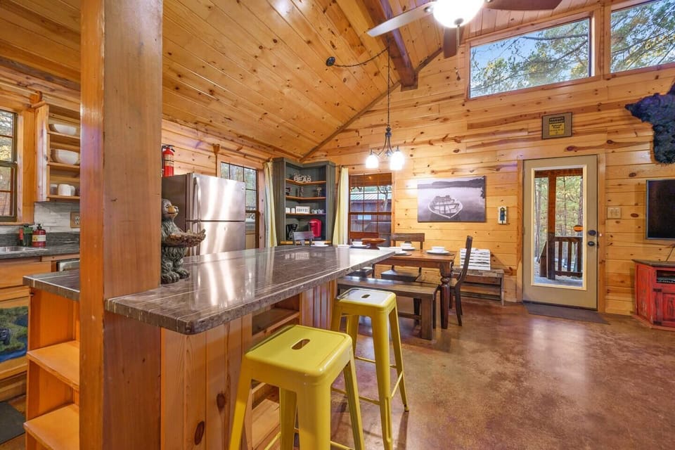 Fully stocked kitchen-2 bar stools for additional seating.