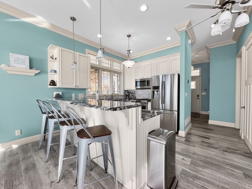 Upscale kitchen with breakfast bar