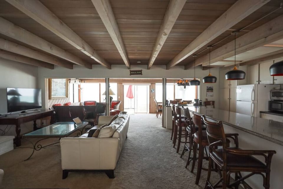 This pic does do do this room justice. Large opens pace with spectacular panoramic view/ Family, dining, living room & kitchen